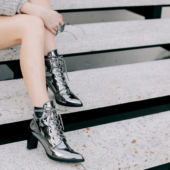 Stuart Weitzman X Gigi Hadid Boots!!!